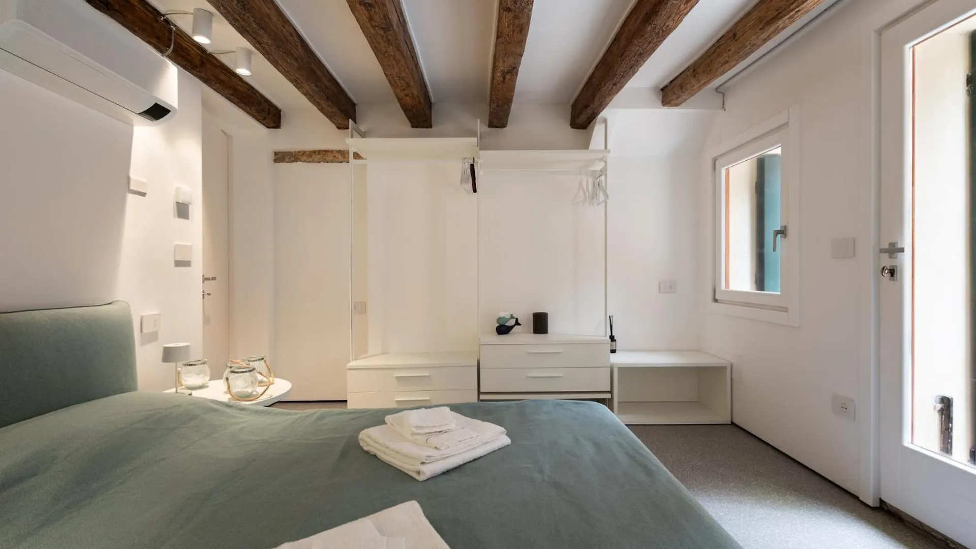 Peggy'S Retreat Luxbotiquehome ~ Wifi + Patio Venedik Daire