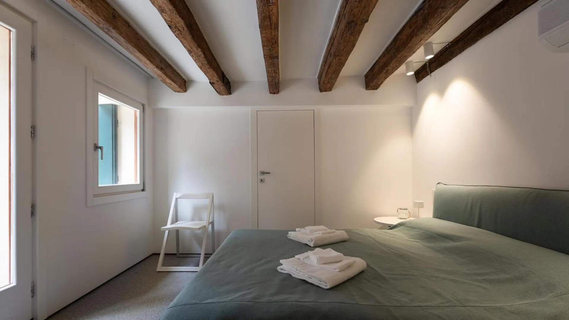 Peggy'S Retreat Luxbotiquehome ~ Wifi + Patio Venice Apartment